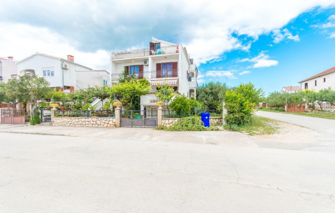 Апартаменты Savic Biograd Биоград-на-Мору Экстерьер фото